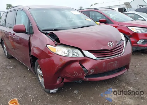 2015 Toyota Sienna Le 8 Passenger from USA, damaged, VIN 5TDKK3DC2FS571486